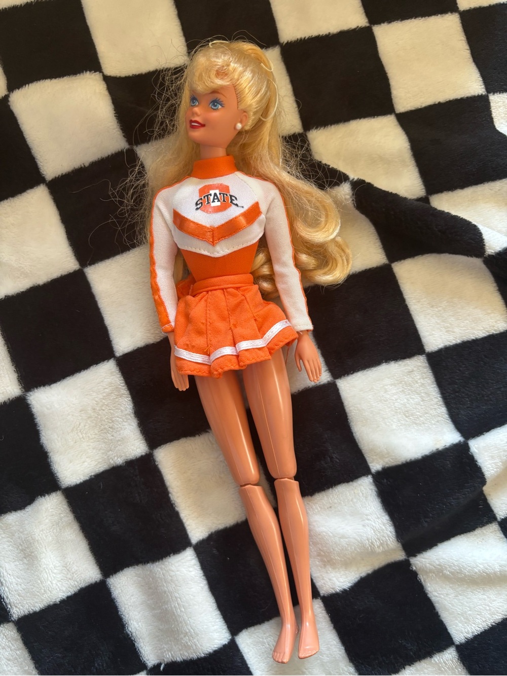 1997 Mattel University Barbie orange Cheerleader